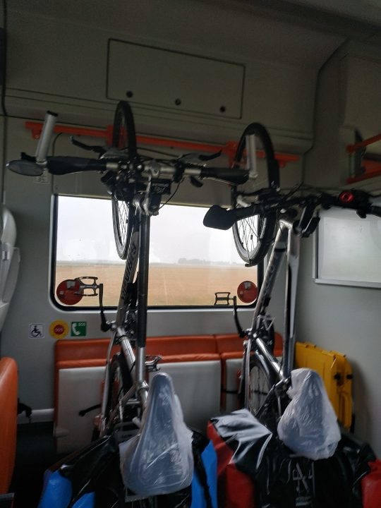 Mocowanie rowerów w pociągu - Dekers